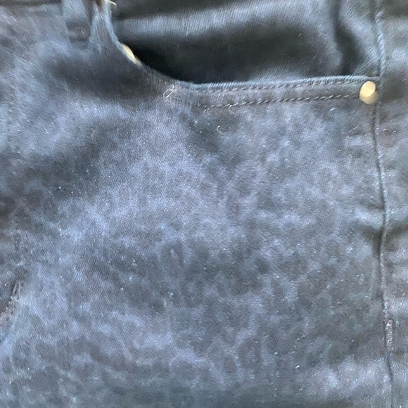 Loft Dark Leopard Print Skinny Jeans EUC - Picture 8 of 9